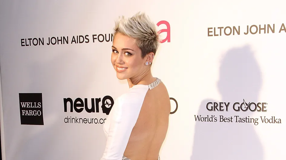 Miley Cyrus : Un show provoc' pour le début de sa tournée (Photos)