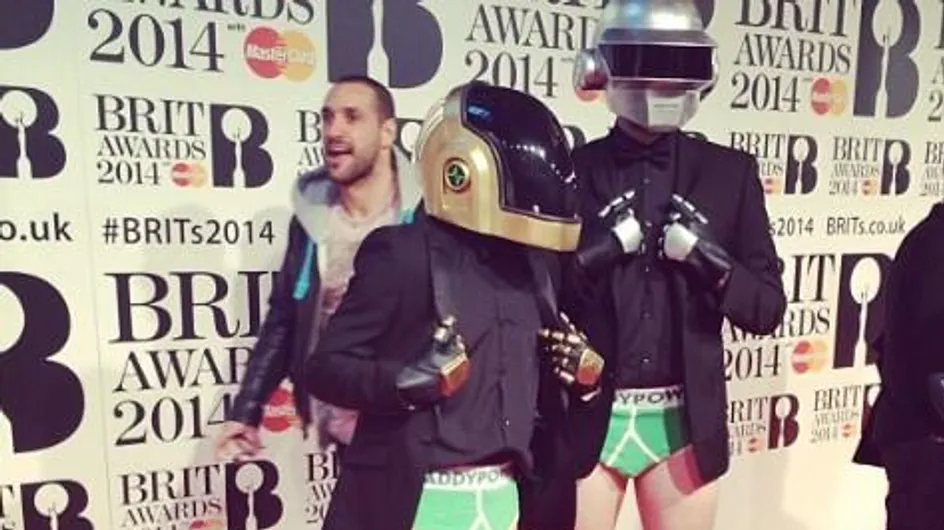 Brit Awards : Les Daft Punk en slip sur le tapis rouge