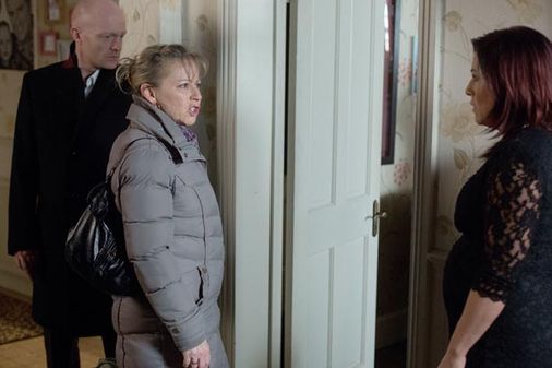 Carol becomes suspicious when Mo reveals that Kat’s actions might have something to do with Stacey