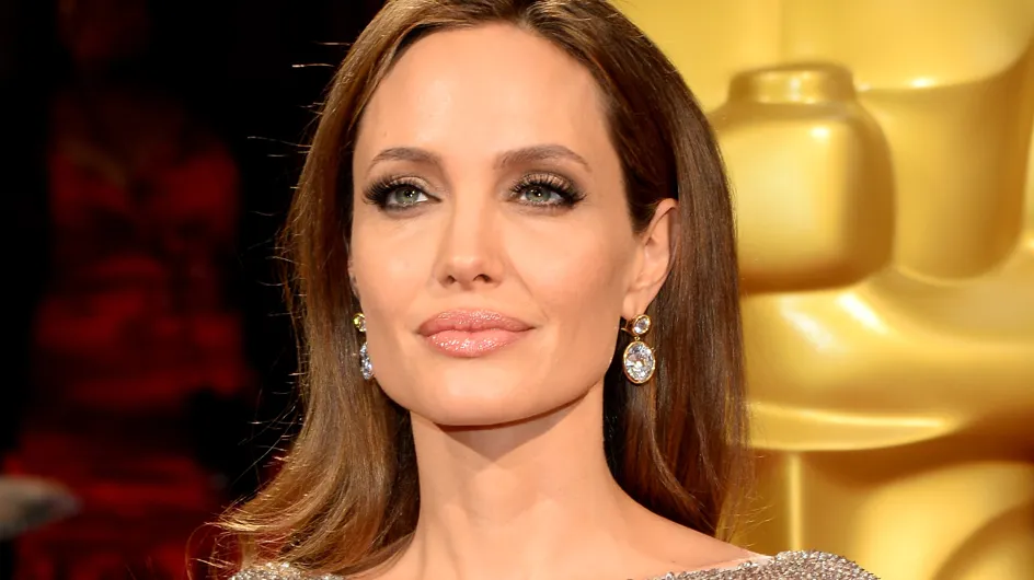Angelina Jolie : Prise en flag en train de peloter les fesses de Brad Pitt (vidéo)