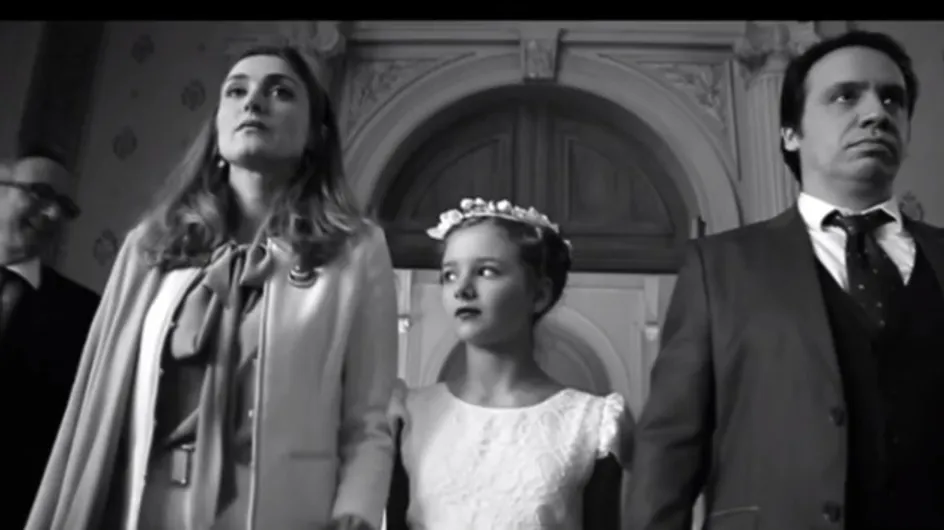 Journée de la femme : Julie Gayet en mère indigne pour lutter contre les mariages forcés (vidéo)