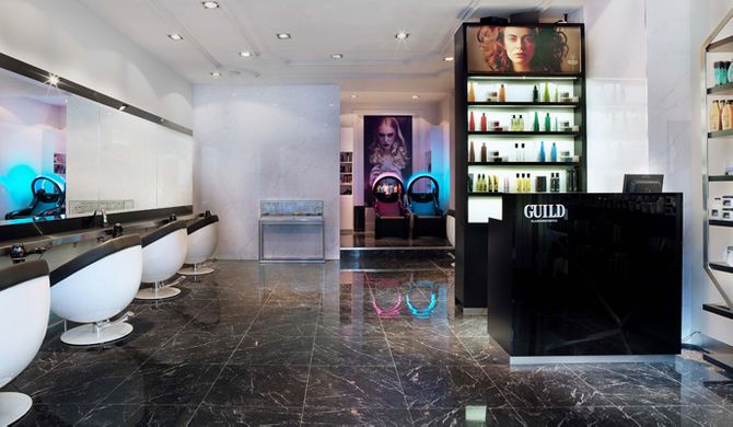 Bored Of Your Limp And Lifeless Locks? Say Hello To The Parisian-Chelsea Blowdry!