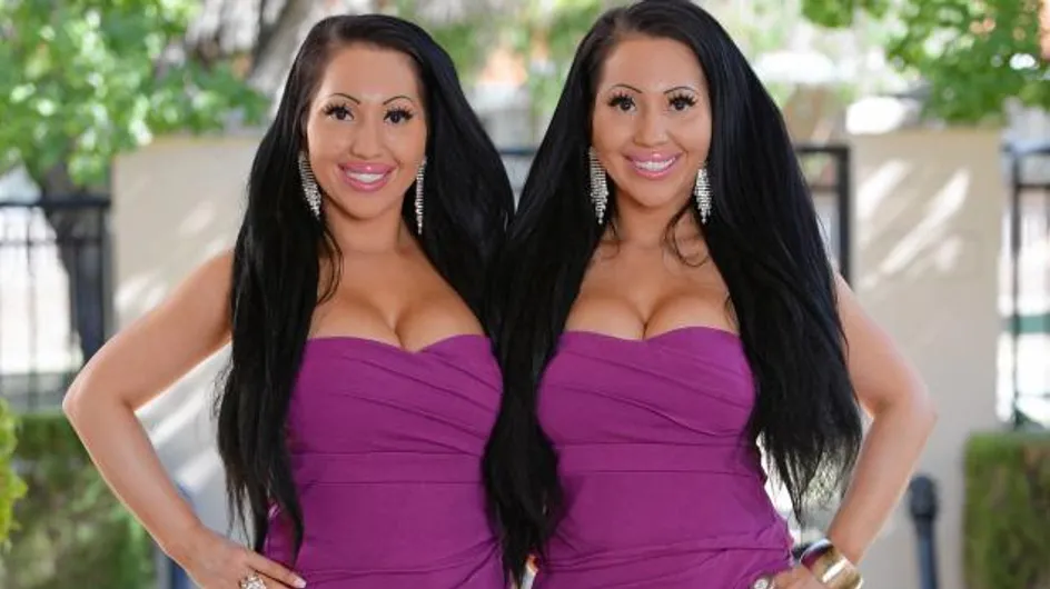 Accros à la chirurgie esthétique, ces jumelles partagent aussi le même mec