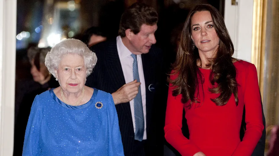 De Kate Middleton ou Elizabeth II, qui est la meilleure mère ?