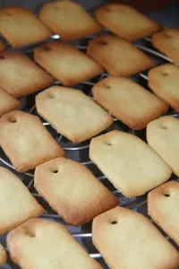 Tutoriel pour préparer des biscuits sachets de thé - Marie Claire