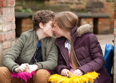Hollyoaks 3 04 Is Romance In The Air For Peri And Tom