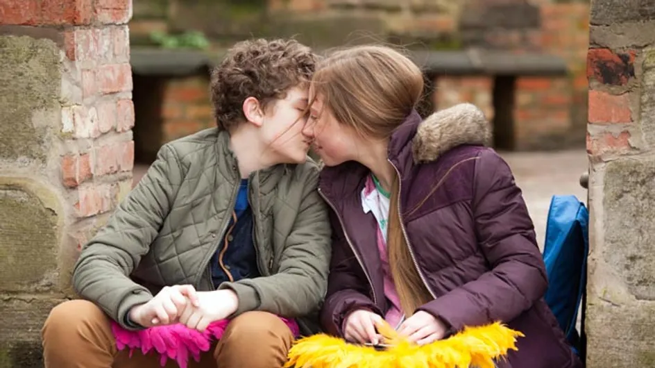 Hollyoaks 3/04 – Is romance in the air for Peri and Tom?