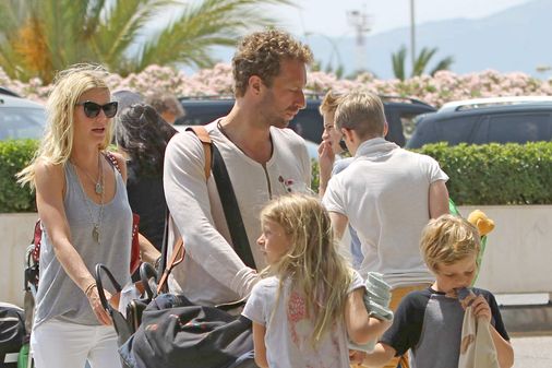 Gwyneth Paltrow y Chris Martin con sus hijos