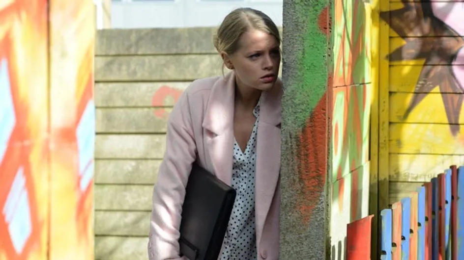 Eastenders 17/04 – Lucy gets Lee’s attention