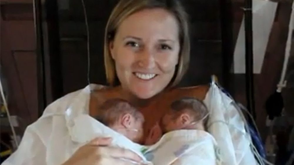 Declare Mort Un Bebe Revient A La Vie Au Contact De Sa Mere