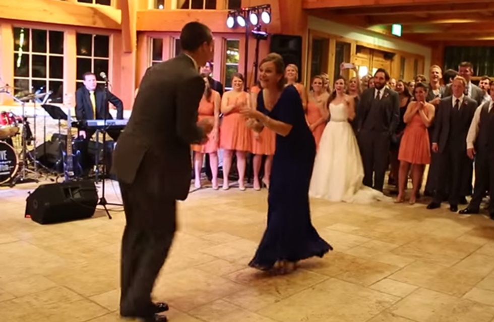 Un baile muy especial entre una madre y su hijo: ¡la boda que nunca olvidarán!