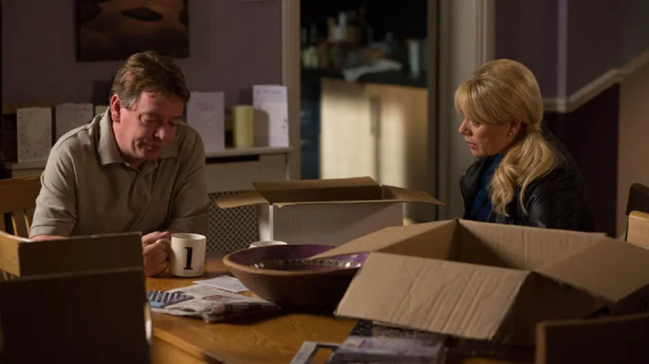 Eastenders 29/05 – Phil and Sharon panic about Ian