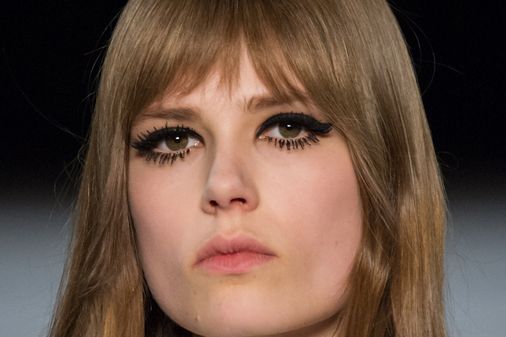 Make-up 60's op de catwalk van Saint Laurent Herfst-Winter 2014-2015
