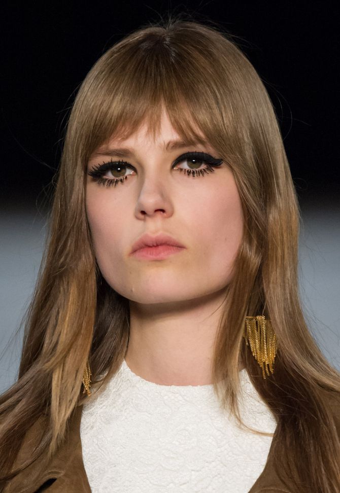 Make-up 60's op de catwalk van Saint Laurent Herfst-Winter 2014-2015
