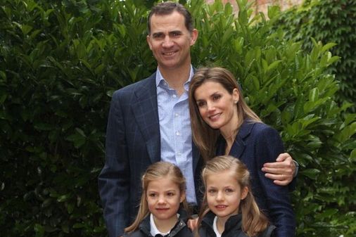 Los Príncipes de Asturias junto a sus hijas Leonor y Sofía