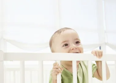 Cómo elegir una cuna segura para el bebé - CSC