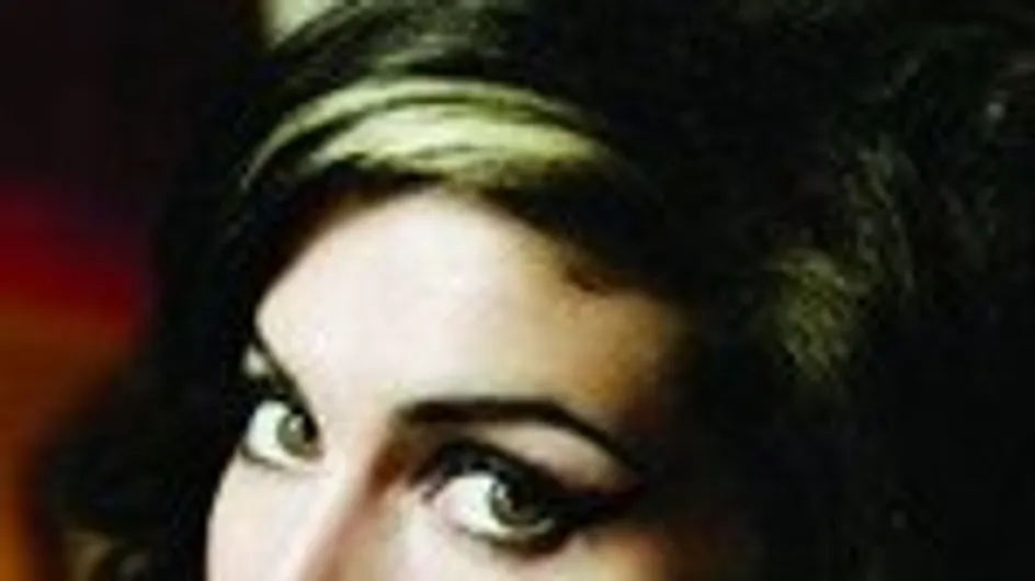 Amy Winehouse seguirá lejos de su marido