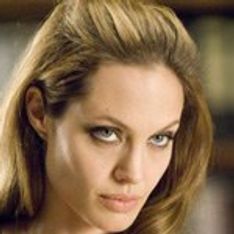 Angelina Jolie no puede con todos