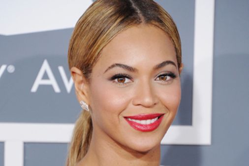 Hydra Facial Fan Beyoncé