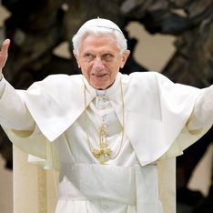 El Papa renuncia por su edad avanzada