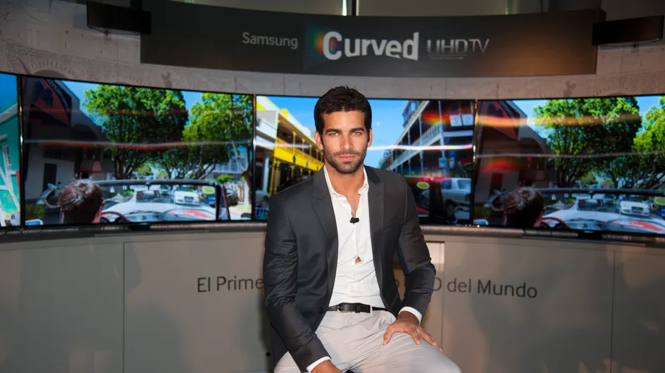 Samsung presenta el primer televisor de pantalla curva UHD de la mano de Rubén Cortada