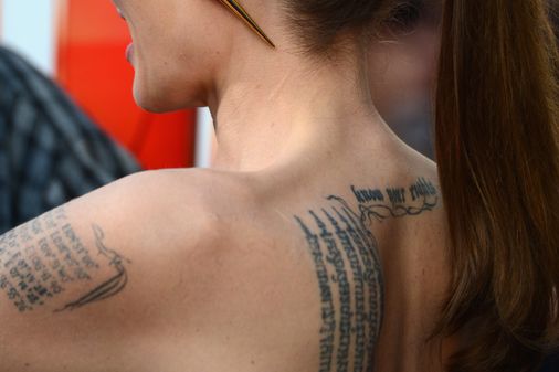 Angelina wild: umas das várias tatuagens da atriz