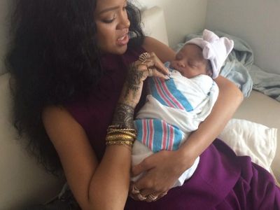 Rihanna Presume De Bebe En Las Redes