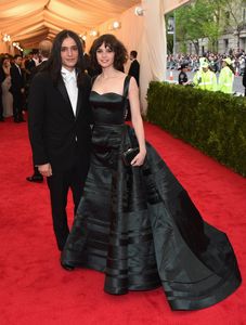 Theyskens y Felicity Jones