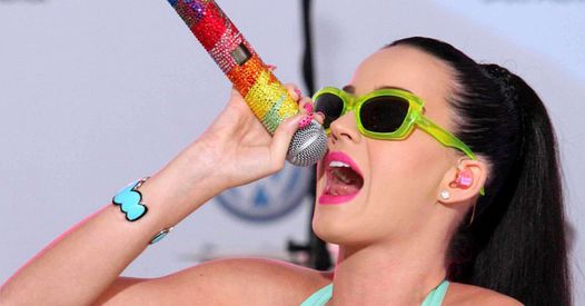 20 Epic And Easy Karaoke Songs For Women