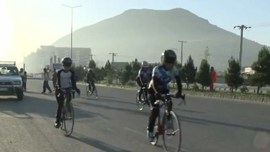 Afghanistan : Les femmes à vélo, "symbole de liberté"