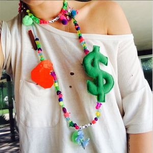 Miley Cyrus mit 'Floyd Kette'