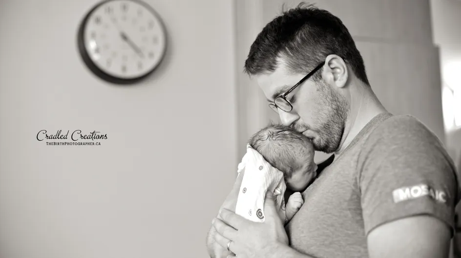Devenir père : Les touchantes photos du premier contact de papas avec leur bébé