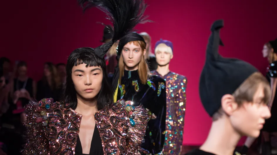 Schiaparelli : Le défilé Haute Couture Automne-Hiver 2014/2015 en vidéos