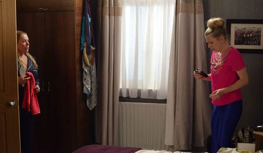 Linda finds Sharon's gun