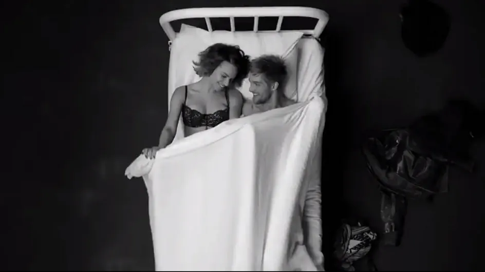 Un vídeo sorprendente: ¿qué pasaría si tuvieras que desnudarte y meterte en la cama con un desconocido?