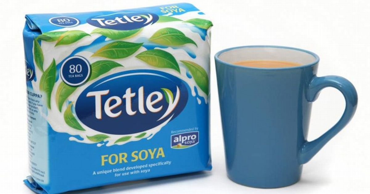 Drinking tea with soya milk
