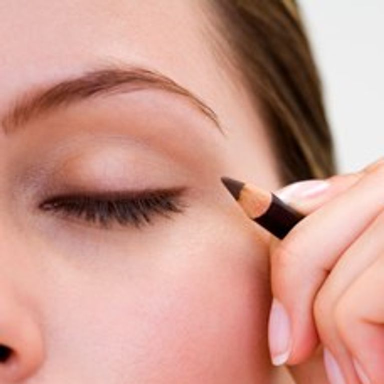 Image result for applying eyeliner pictures