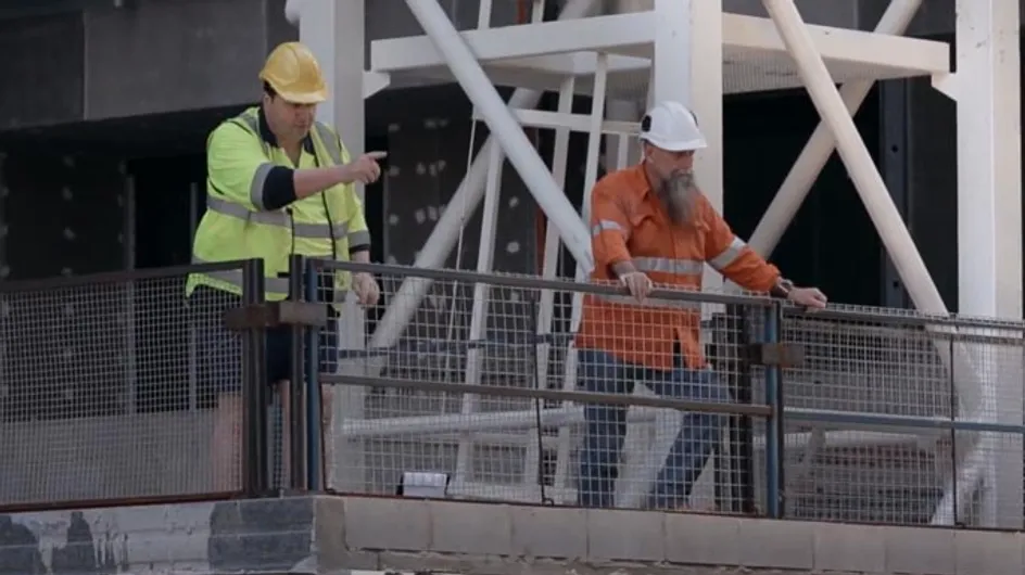 Builders Call Out To Women On Their Way To Work. Trust Us, It’s Not What You Think