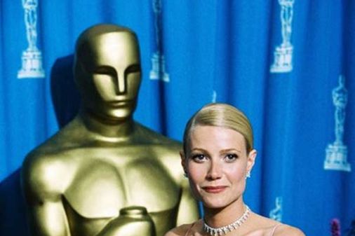 Gwyneth Paltrow’s "fried egg" boobs not busty enough for Hollywood?