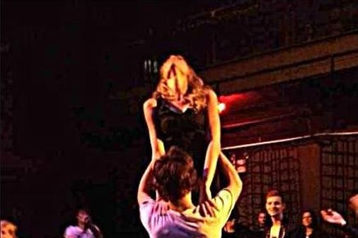 Harry Styles Taylor Swift lift