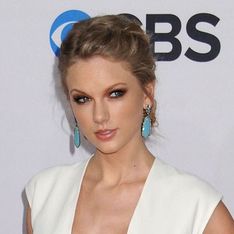 Taylor Swift's new curves prompt boob job speculation