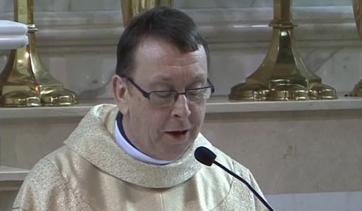 Ksiądz Ray Kelly