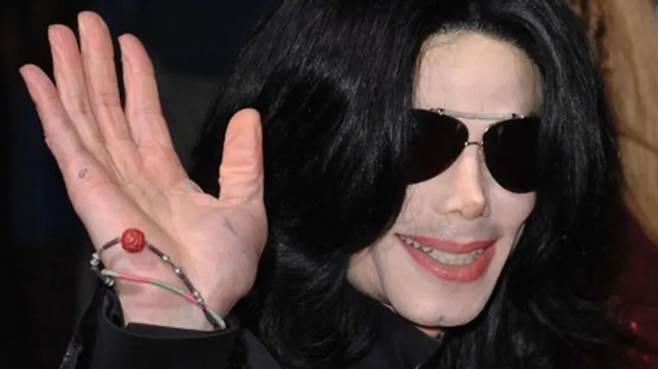 Le gant de Michael Jackson s'envole à 192 000 dollars !