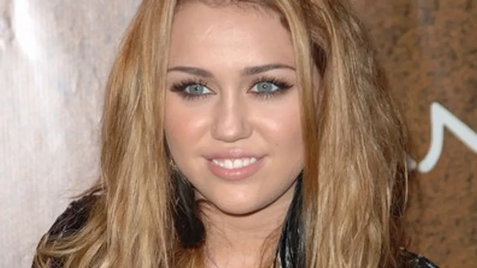 Miley Cyrus : elle se console au travail...