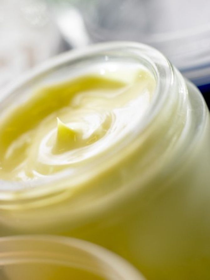 Comment utiliser le beurre de karité cheveux secs, peau, visage...