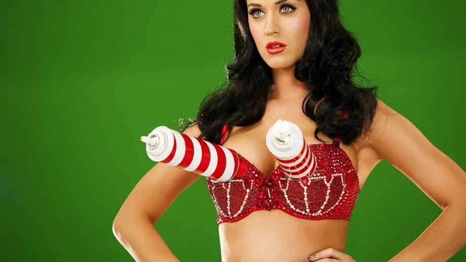 Katy Perry est fière de ses seins !
