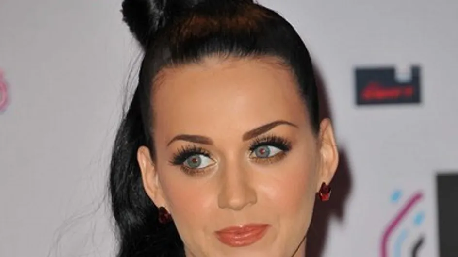 Katy Perry : son mari vu avec une brune au bord d'une piscine !