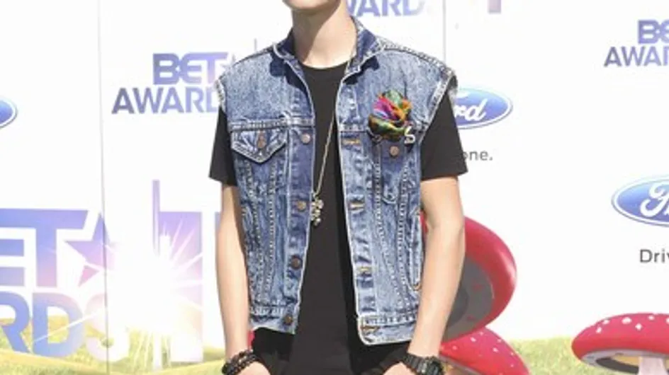 Photos : Justin Bieber en plein tatouage