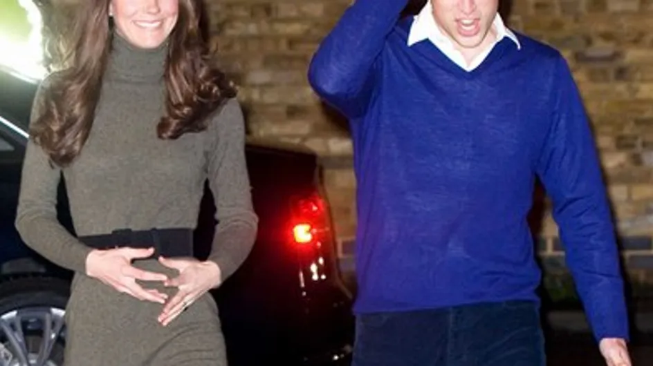 Kate Middleton : vue avec les mains sur le ventre