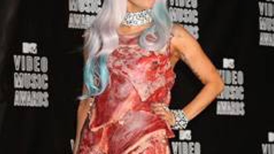 Lady Gagas Fleischkleid Wird Ausgestellt